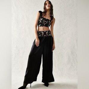 New Free People Ensemble Petra Black Satin Pant Crop Top Set Embroidered Size 0